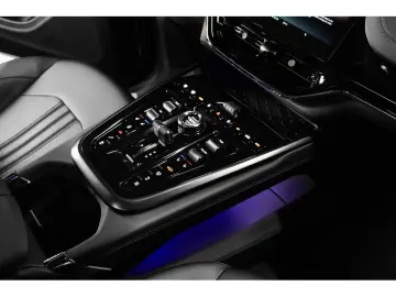ASTON MARTIN DBX 707 4.0 V8 Bi-Turbo