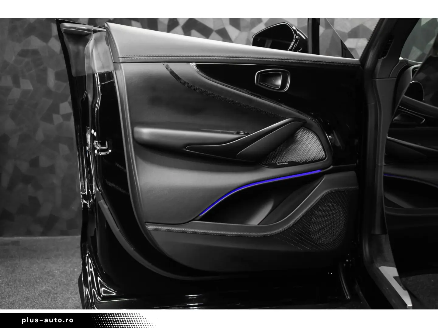 ASTON MARTIN DBX 707 4.0 V8 Bi-Turbo
