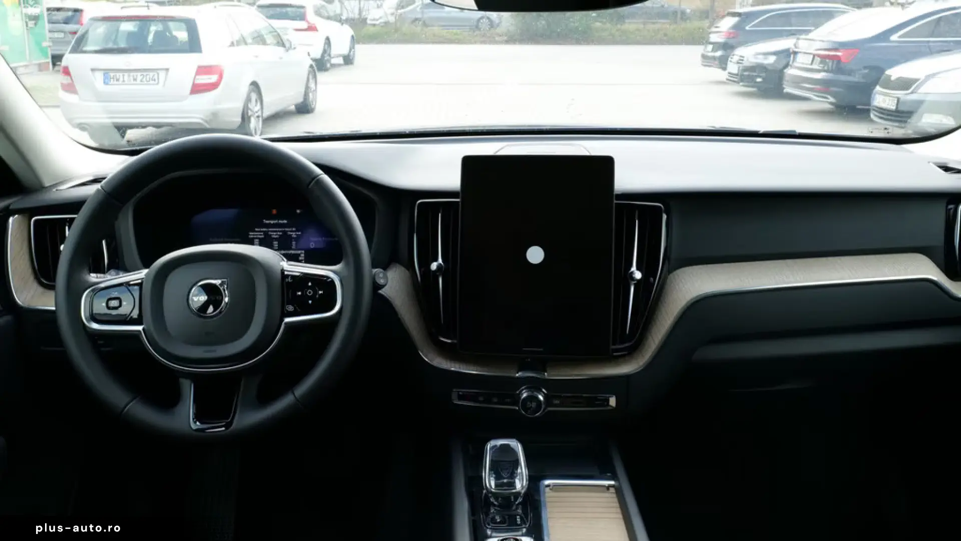 Volvo XC60 T6 Plus Dark Recharge Plug-In Hybrid