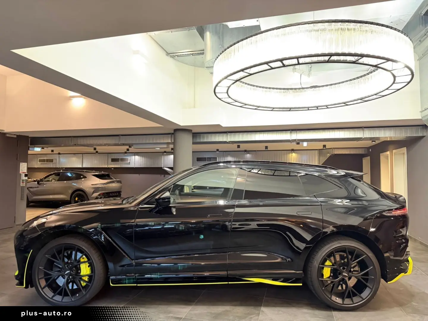 ASTON MARTIN DBX 707 SPECIAL AMR 24 F1  2025 FACELIFT