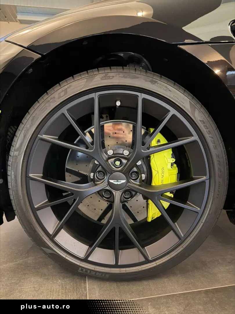 ASTON MARTIN DBX 707 SPECIAL AMR 24 F1  2025 FACELIFT
