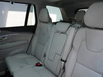 Volvo XC90 T8 Ultra Dark Recharge Plug-In Hybrid