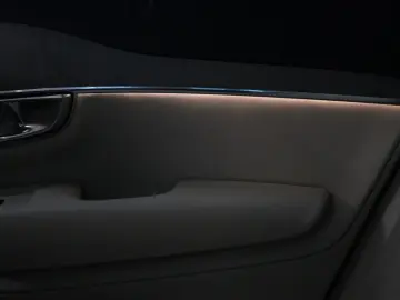 Volvo XC90 T8 Ultra Dark Recharge Plug-In Hybrid