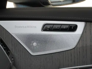 Volvo XC90 T8 Ultra Dark Recharge Plug-In Hybrid