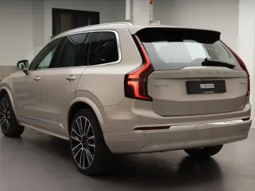 Volvo XC90 Ultra Bright T8 Recharge Plug-In