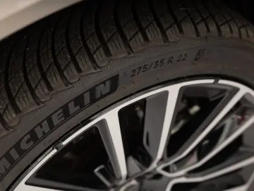 Volvo XC90 Ultra Bright T8 Recharge Plug-In