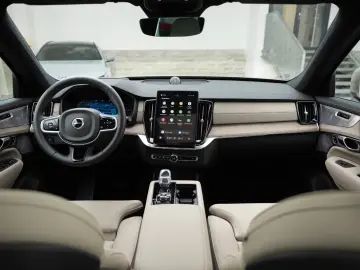 Volvo XC90 Ultra Bright T8 Recharge Plug-In