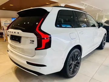 Volvo XC90 T8 AWD Plus Black Edition Plug in