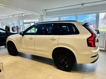 Volvo XC90 T8 AWD Plus Black Edition Plug in