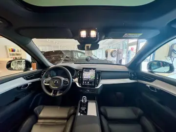 Volvo XC90 T8 AWD Plus Black Edition Plug in