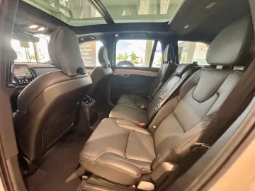 Volvo XC90 T8 AWD Plus Black Edition Plug in