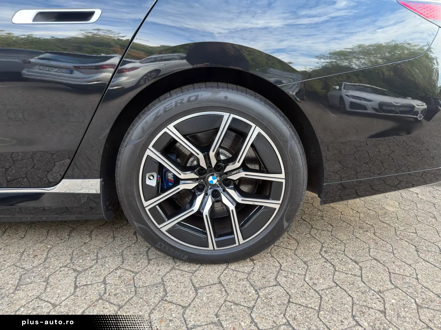 BMW M760e xDrive Limousine