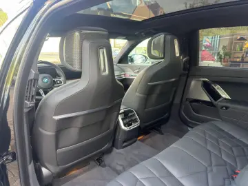 BMW M760e xDrive Limousine