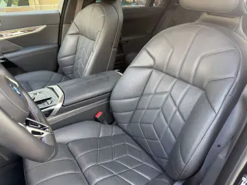 BMW M760e xDrive Limousine