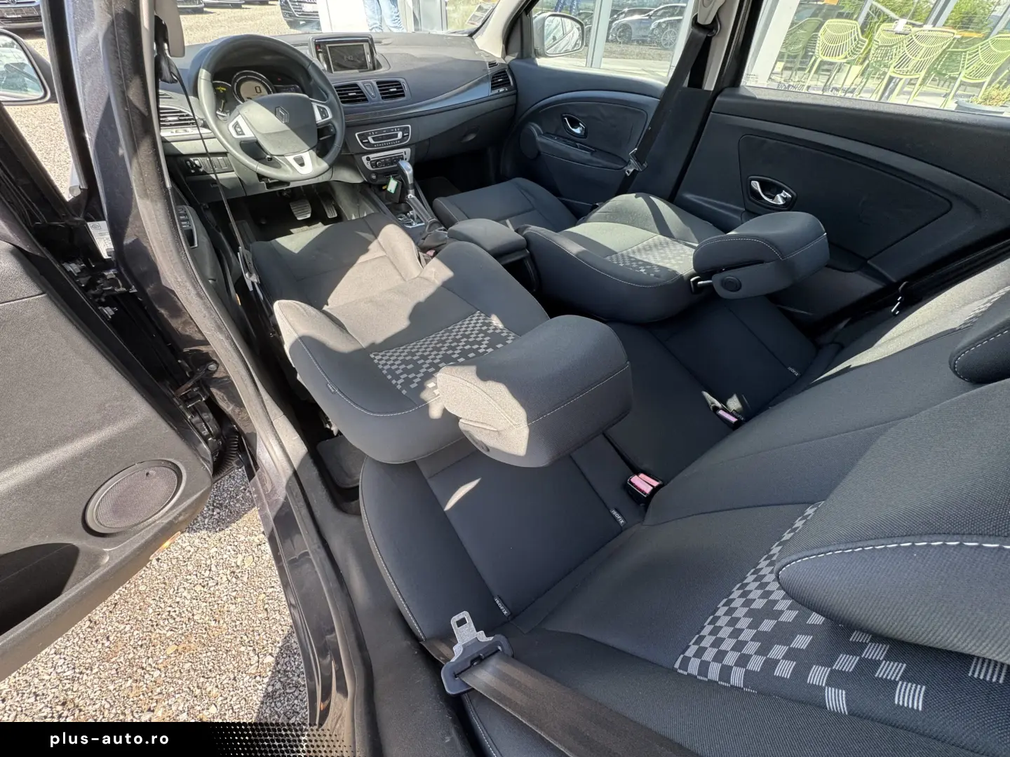 RENAULT MEGANE    1.5 dCi    AUTOMAT    NAVIGATIE
