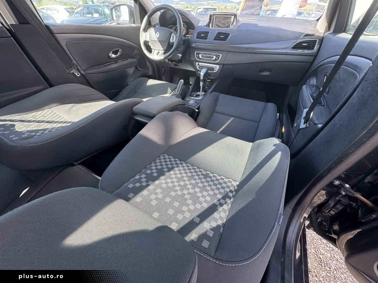 RENAULT MEGANE    1.5 dCi    AUTOMAT    NAVIGATIE