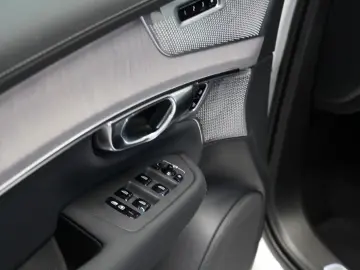 Volvo XC90 T8 Ultra Dark PHEV
