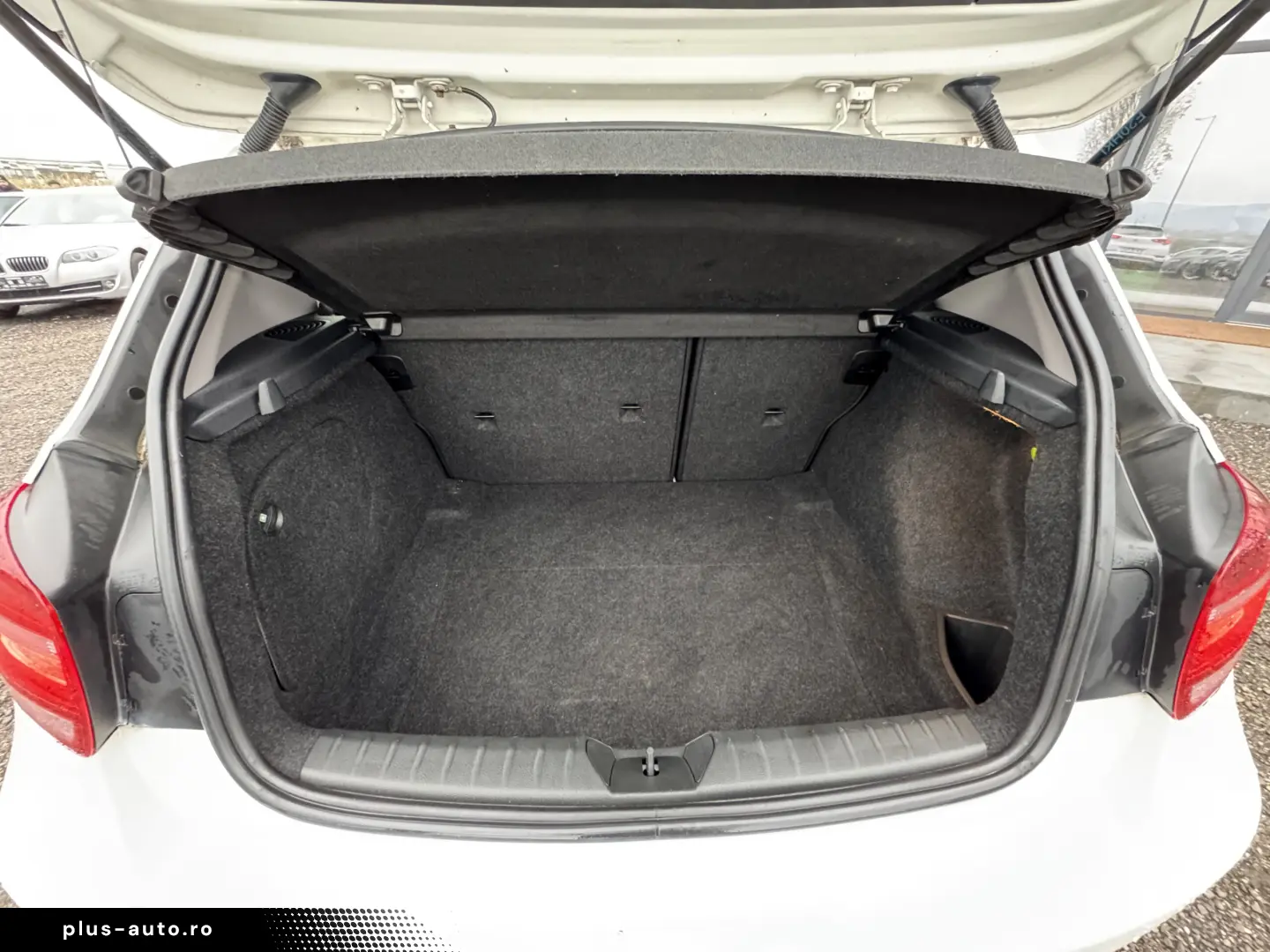 BMW SERIA 116i    DISTRIBUTIE EFECTUATA    SCAUNE INCALZITE