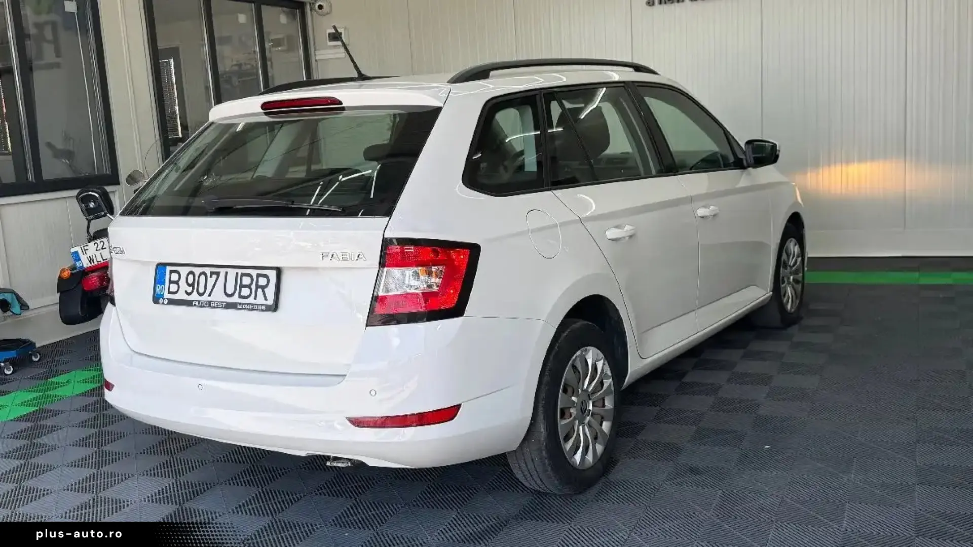 Skoda Fabia 1.0 TSI Combi Smart
