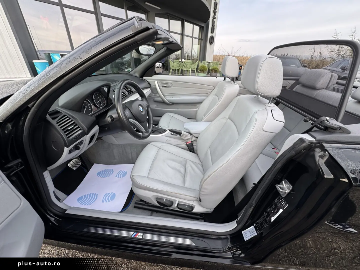 BMW 118i CABRIO    AUTOMAT    EURO 5    NAVIGATIE