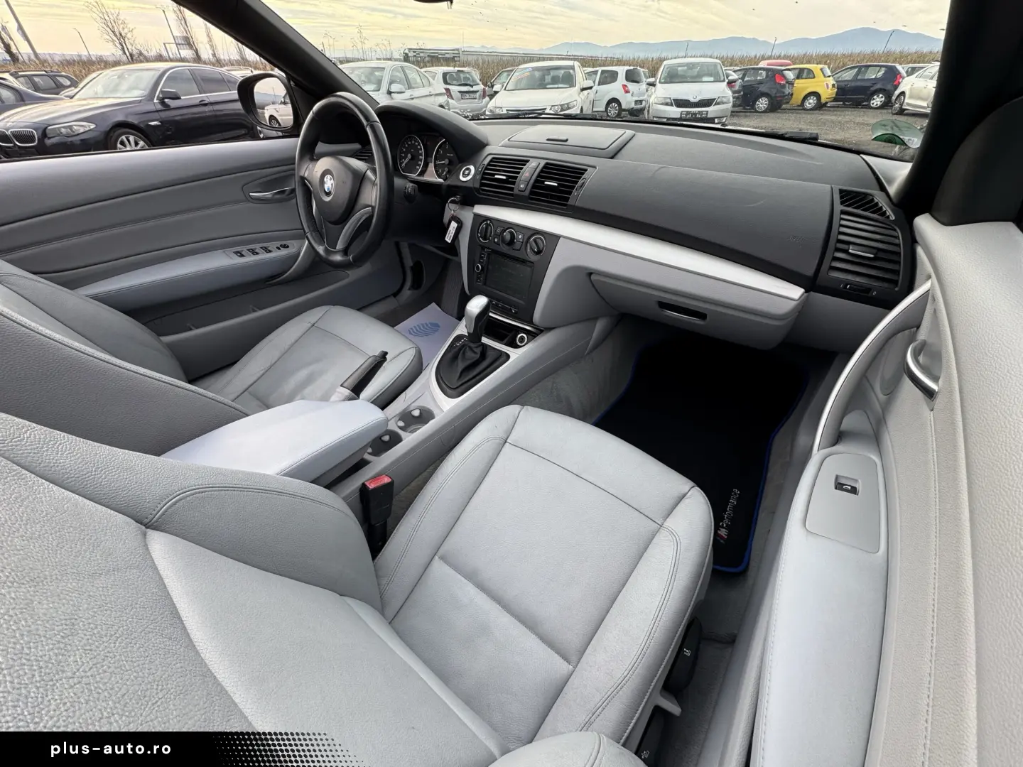BMW 118i CABRIO    AUTOMAT    EURO 5    NAVIGATIE