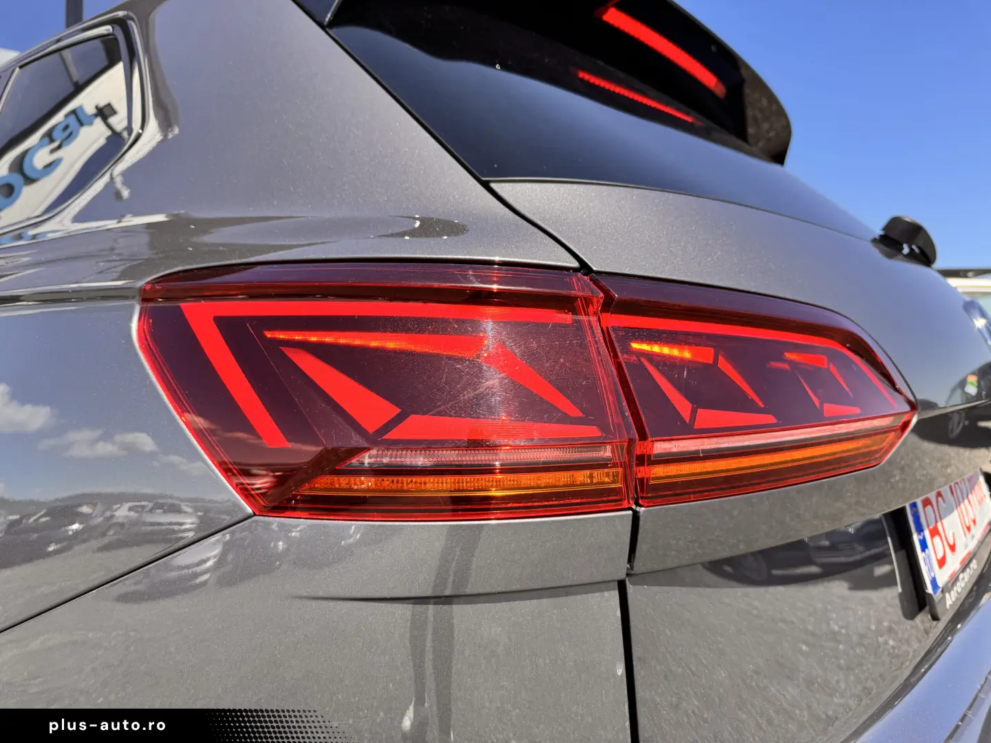 VOLKSWAGEN TOUAREG R    eHYBRID    462 CP    MATRIX    PANO.