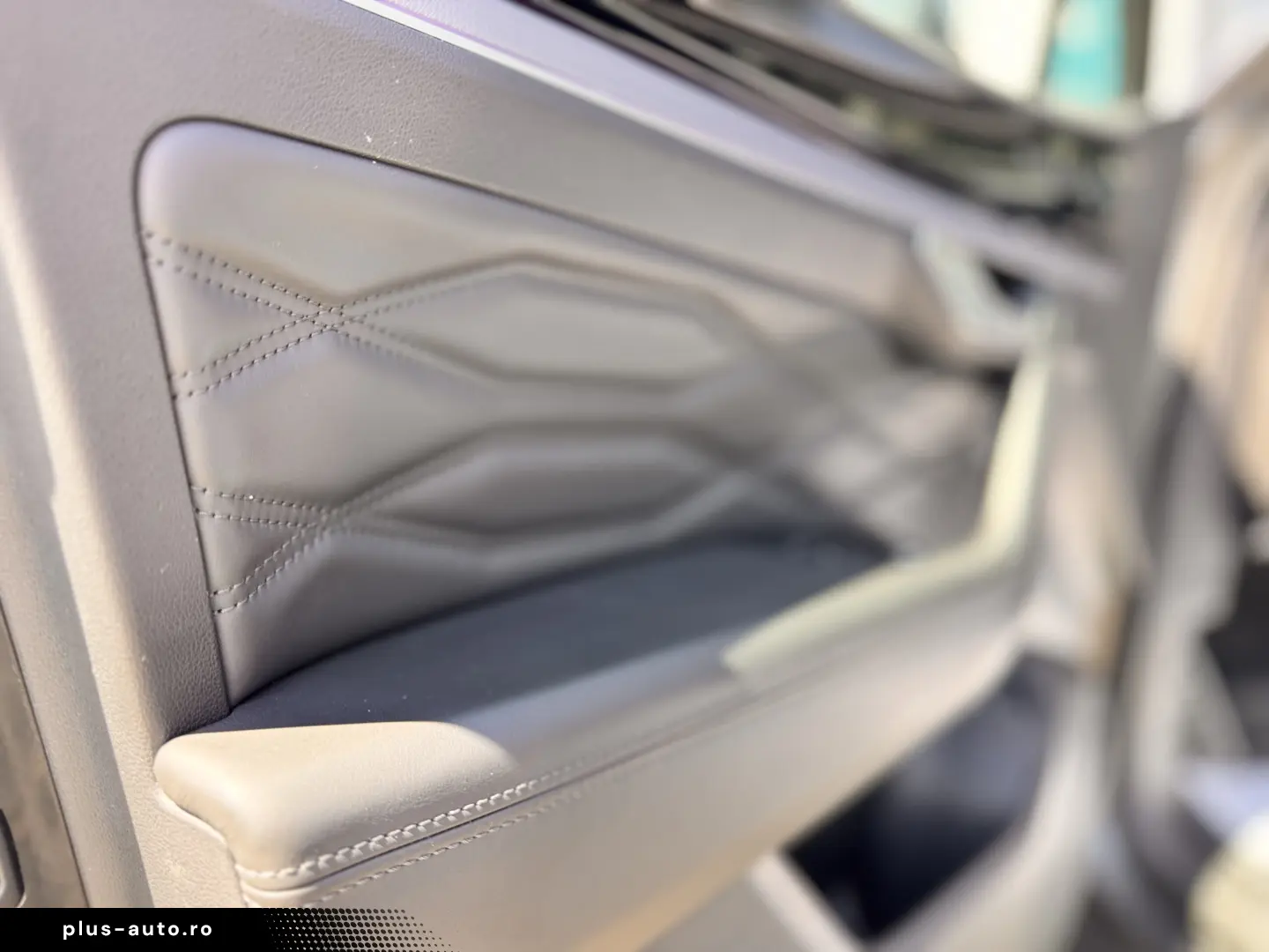 VOLKSWAGEN TOUAREG R    eHYBRID    462 CP    MATRIX    PANO.