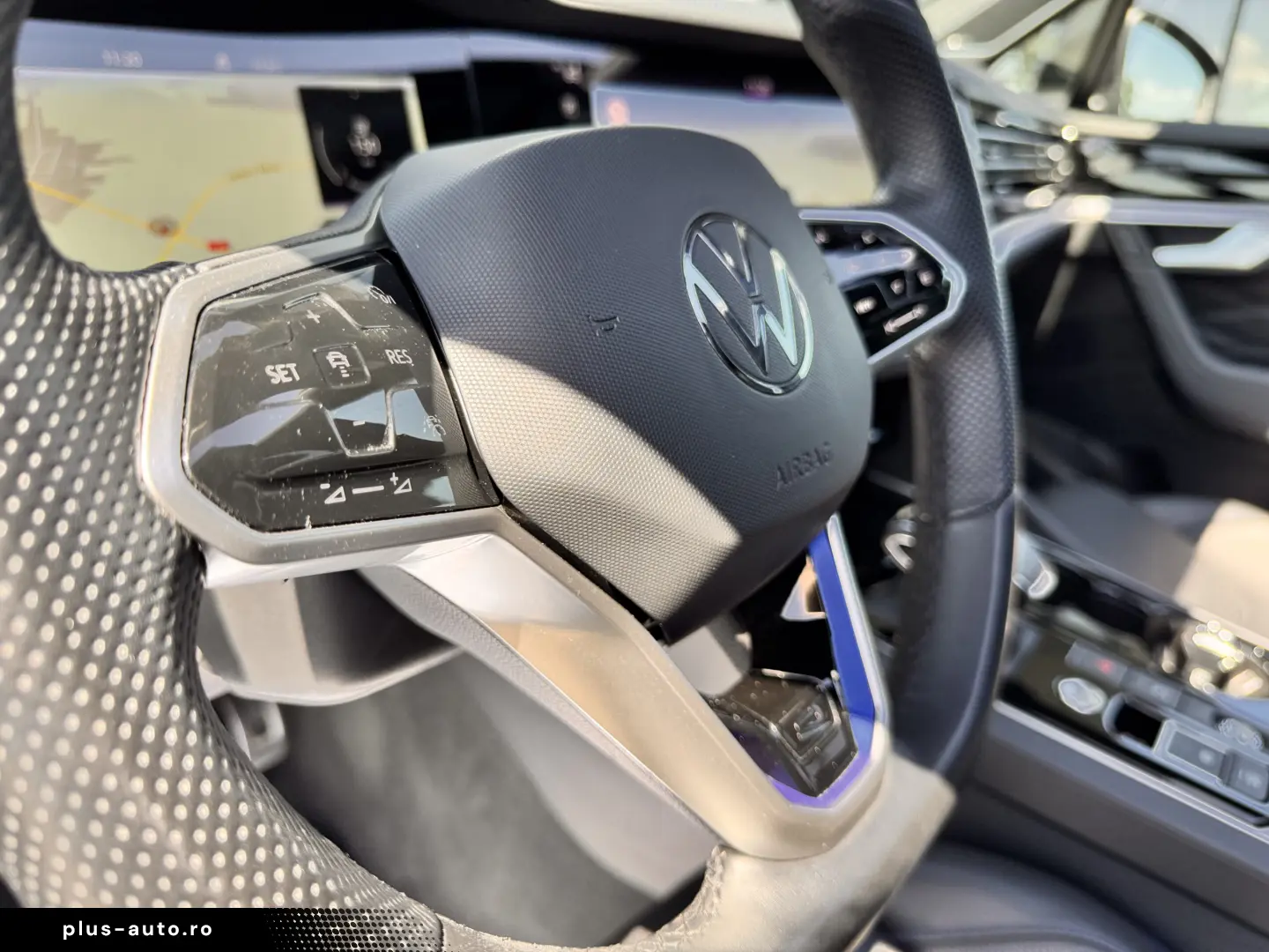 VOLKSWAGEN TOUAREG R    eHYBRID    462 CP    MATRIX    PANO.