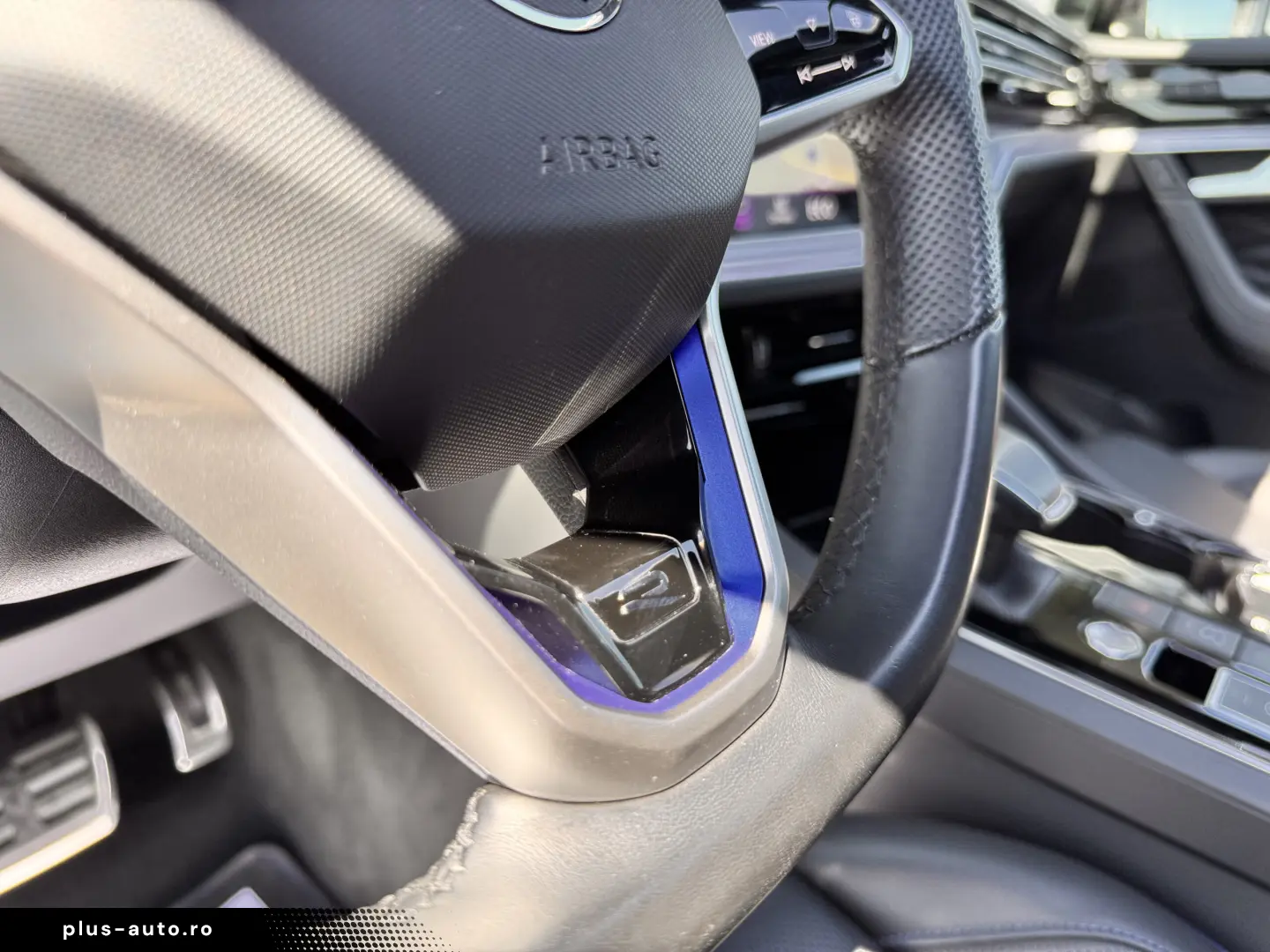 VOLKSWAGEN TOUAREG R    eHYBRID    462 CP    MATRIX    PANO.