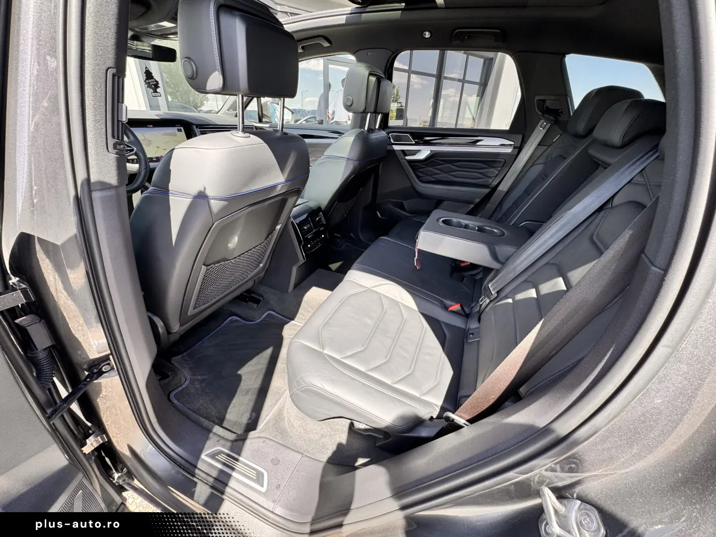 VOLKSWAGEN TOUAREG R    eHYBRID    462 CP    MATRIX    PANO.