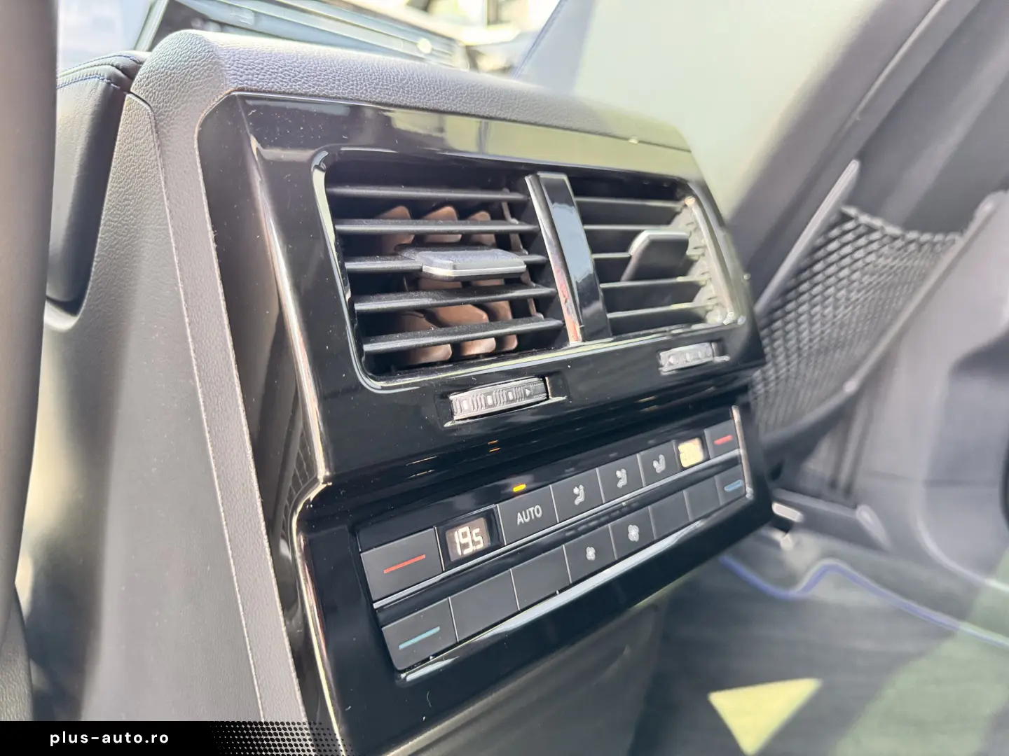 VOLKSWAGEN TOUAREG R    eHYBRID    462 CP    MATRIX    PANO.
