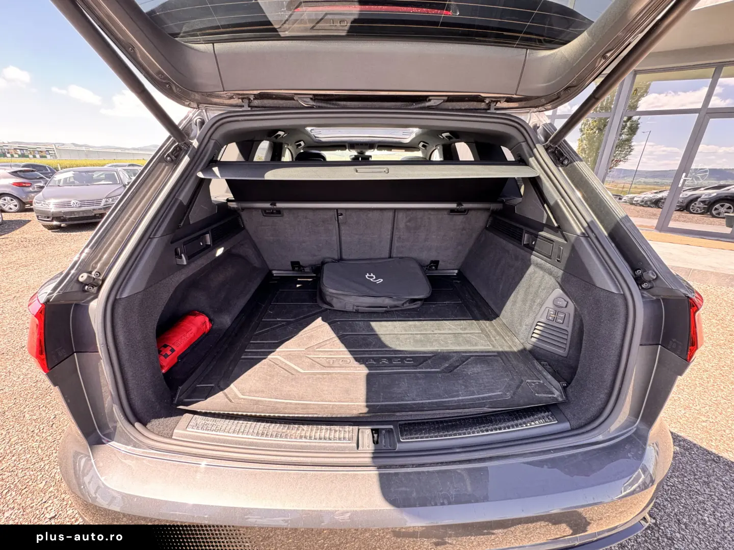 VOLKSWAGEN TOUAREG R    eHYBRID    462 CP    MATRIX    PANO.