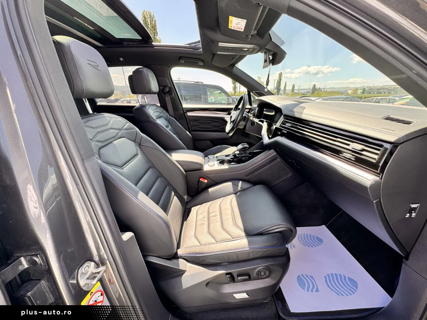 VOLKSWAGEN TOUAREG R    eHYBRID    462 CP    MATRIX    PANO.
