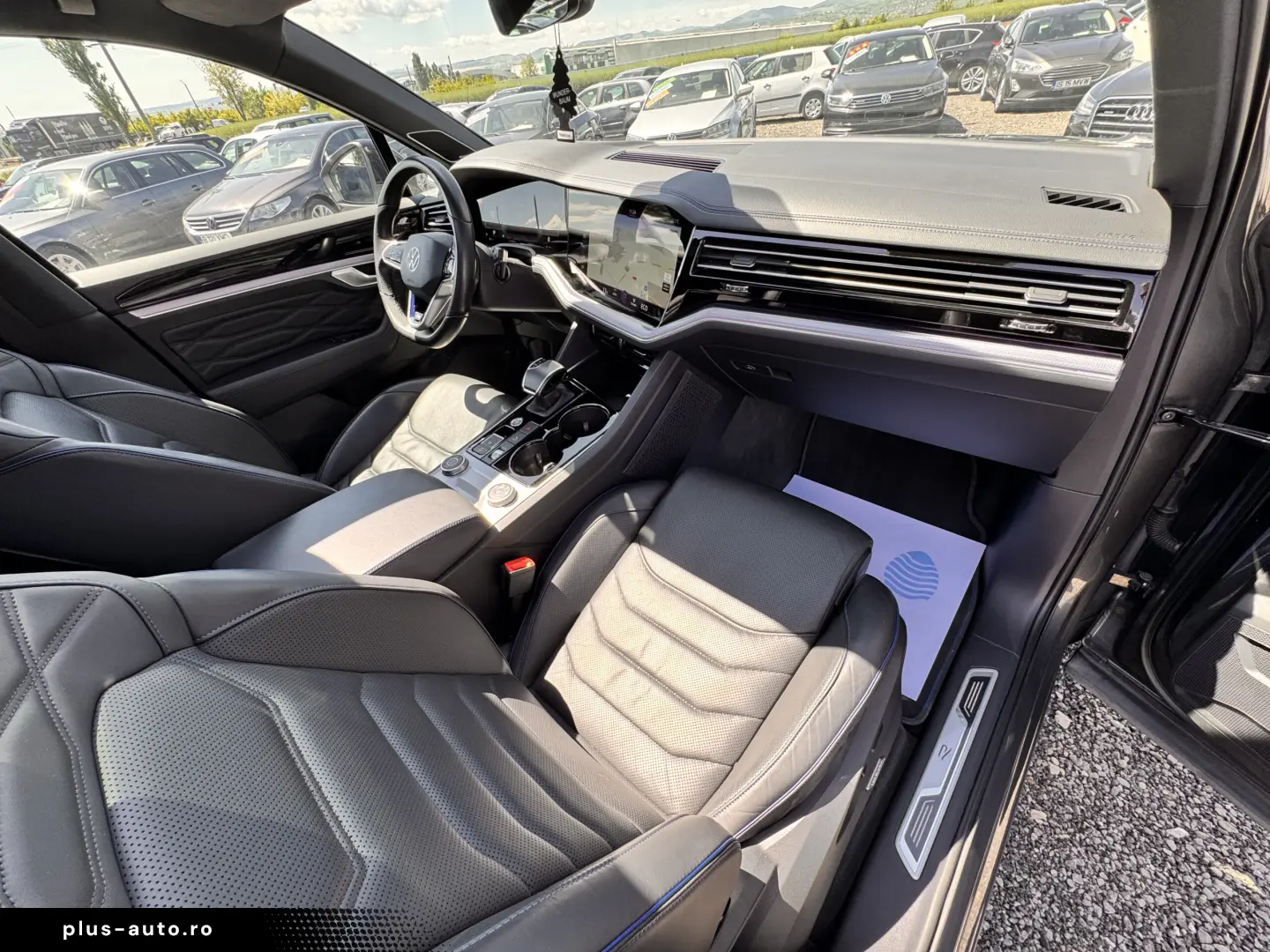 VOLKSWAGEN TOUAREG R    eHYBRID    462 CP    MATRIX    PANO.
