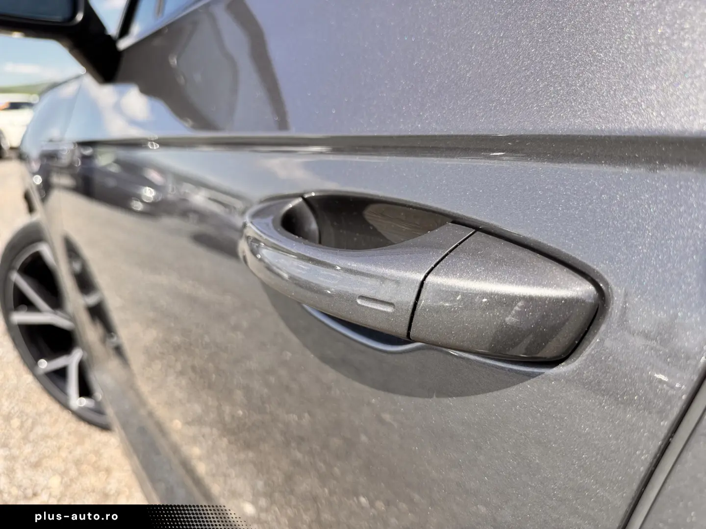 VOLKSWAGEN TOUAREG R    eHYBRID    462 CP    MATRIX    PANO.