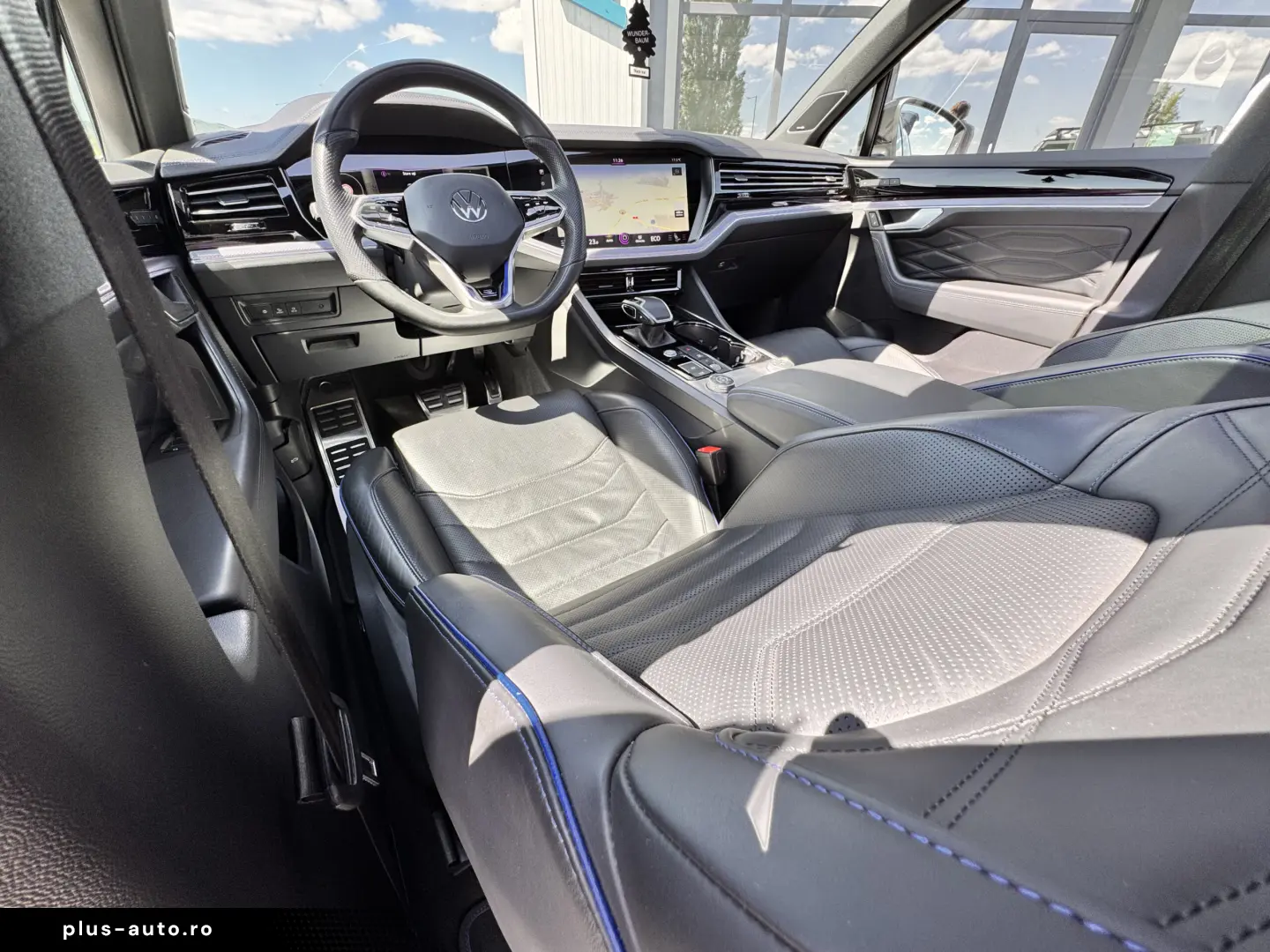 VOLKSWAGEN TOUAREG R    eHYBRID    462 CP    MATRIX    PANO.
