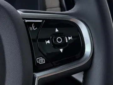 Volvo XC90 T8 Ultra Bright   MY27