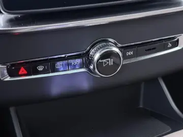 Volvo XC90 T8 Ultra Bright   MY27