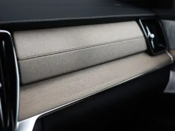 Volvo XC90 T8 AWD Ultra Dark   Heico - Voll!