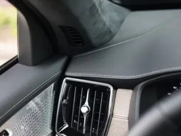 Volvo XC90 T8 AWD Ultra Dark   Heico - Voll!