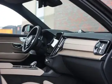Volvo XC90 T8 AWD Ultra Dark   Heico - Voll!