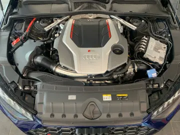 AUDI RS4 Competition  quattro tiptronic B&O MATRIX PA