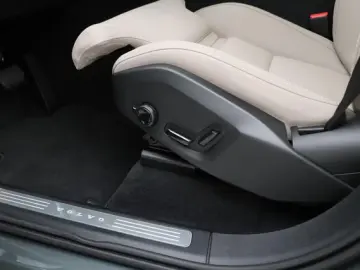 Volvo XC90 T8 Ultra Dark   MY27   Harman