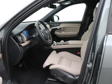 Volvo XC90 T8 Ultra Dark   MY27   Harman