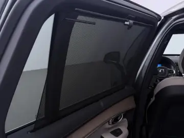 Volvo XC90 T8 Ultra Bright   MY27