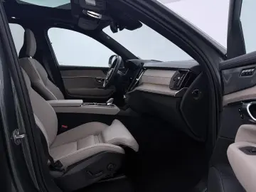 Volvo XC90 T8 Ultra Bright   MY27