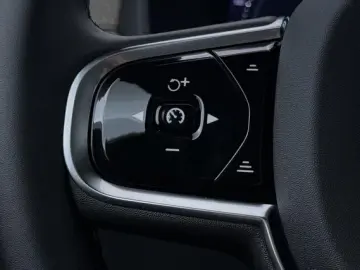 Volvo XC90 T8 Ultra Bright   MY27
