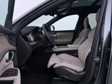 Volvo XC90 T8 Ultra Bright   MY27