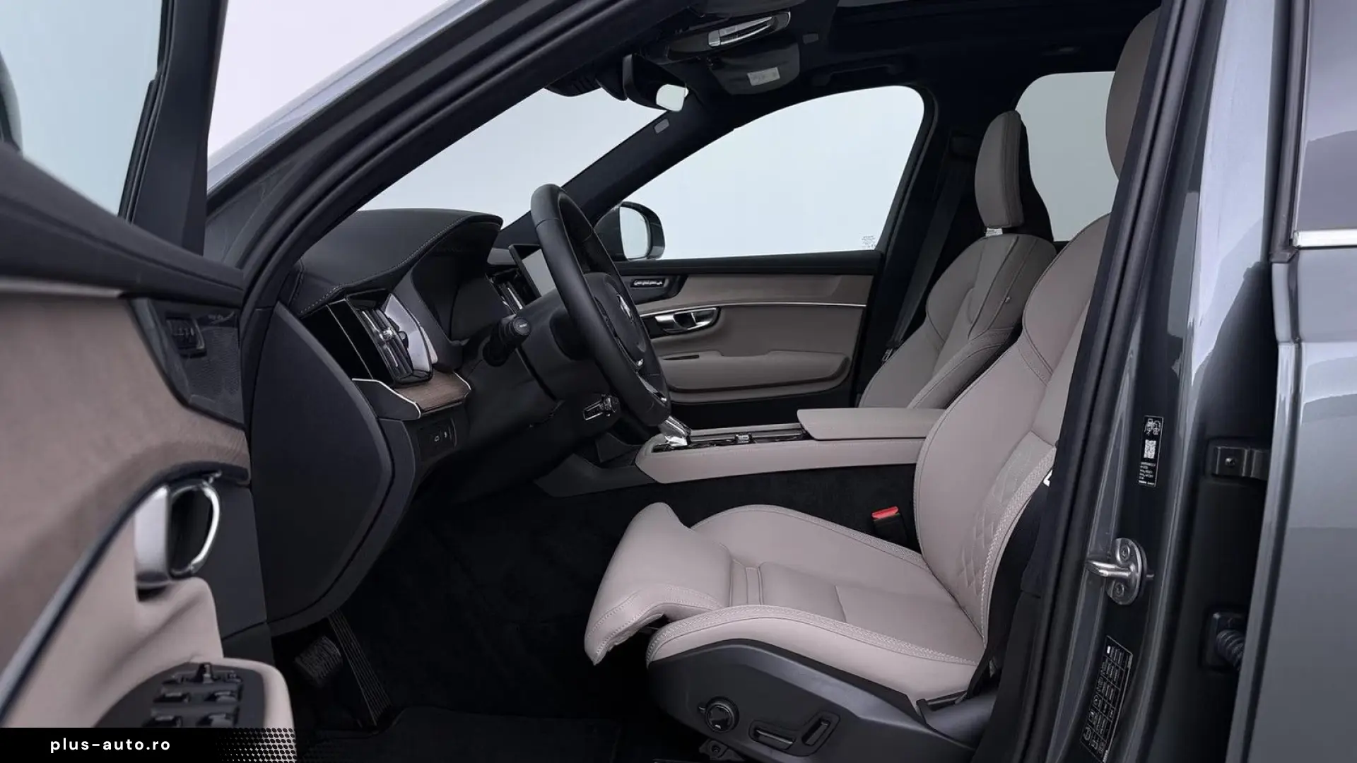 Volvo XC90 T8 Ultra Bright   MY27