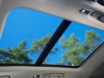Volvo XC90 T8 Ultra Bright   MY27